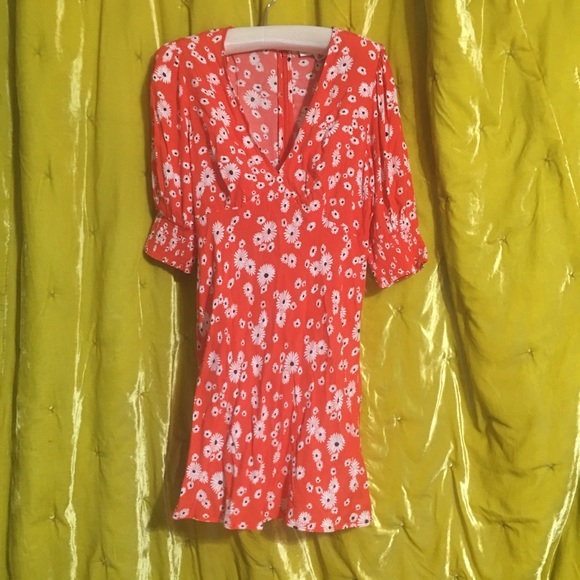 ♥️NWT Rixo Red Daisy Printrd Babydoll Dress - Picture 4 of 5